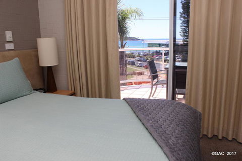 Mollymook Cove Apartments - Australian Directory 6