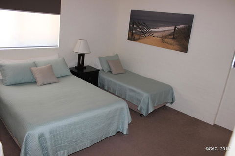 Mollymook Cove Apartments - Australian Directory 16