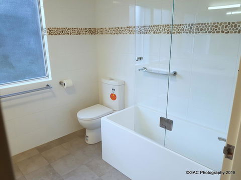 Mollymook Cove Apartments - Australian Directory 27