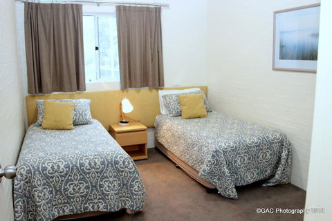 Mollymook Cove Apartments - Australian Directory 26