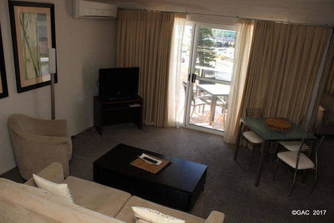 Mollymook Cove Apartments - Australian Directory 10