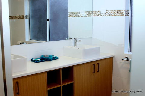 Mollymook Cove Apartments - Australian Directory 28