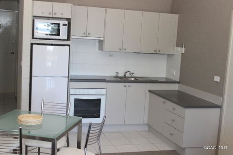 Mollymook Cove Apartments - Australian Directory 23