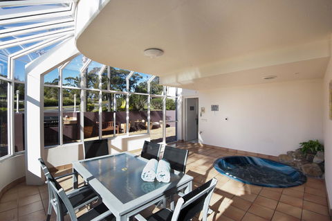 Mollymook Cove Apartments - Australian Directory 35