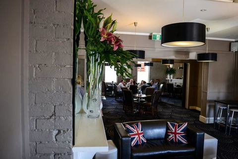 Crossroads Hotel - Australian Directory 37