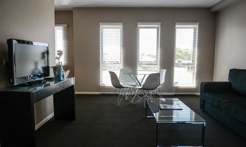 Crossroads Hotel - Australian Directory 7