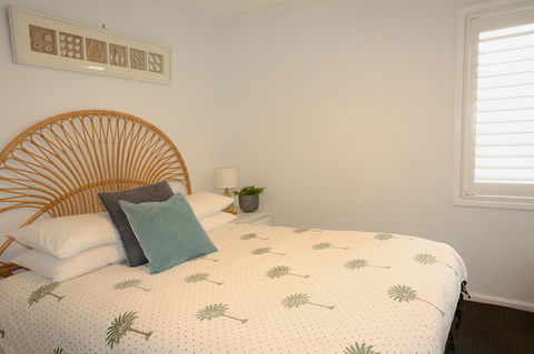 Cossies By The Sea - Australian Directory 8