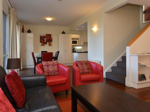 Villa Executive 2br Cypress DS Located Within Cypress Lakes Resort - Australian Directory 1