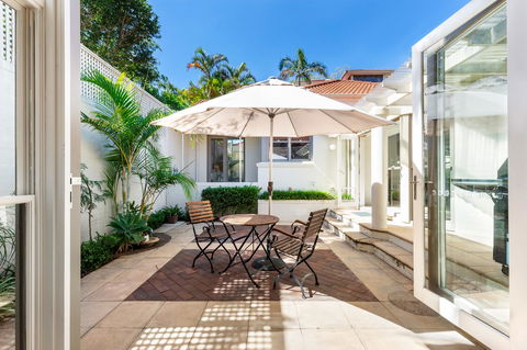 Kensington Self-Contained Modern House (89BROM) - Australian Directory 3