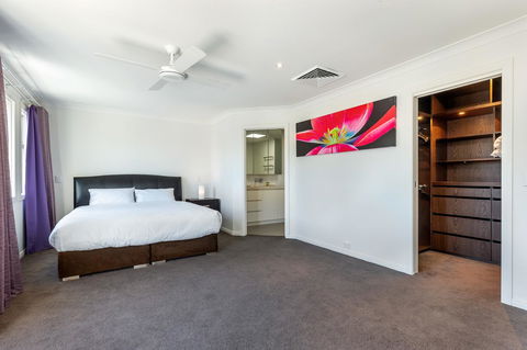 Kensington Self-Contained Modern House (89BROM) - Australian Directory 14