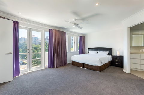 Kensington Self-Contained Modern House (89BROM) - Australian Directory 1