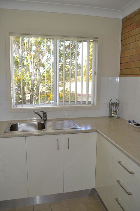 Sundial Holiday Units - Australian Directory 29