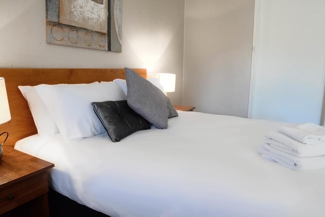 East Tamworth NSW Australian Directory