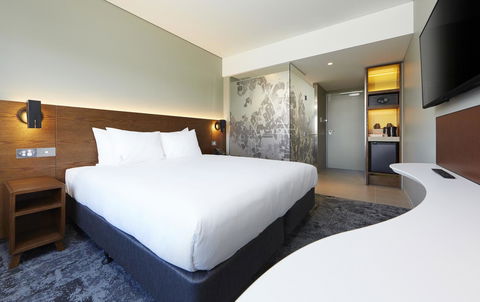 Holiday Inn Express Sydney Airport, An IHG Hotel - Australian Directory 10
