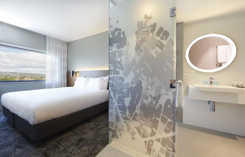 Holiday Inn Express Sydney Airport, An IHG Hotel - Australian Directory 8