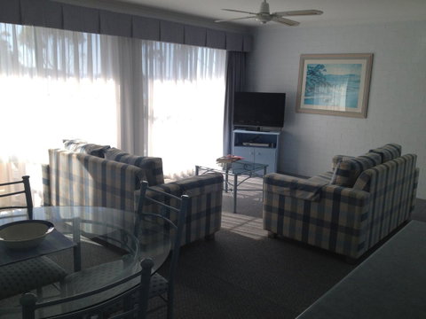 Breakers Apartments - Australian Directory 13