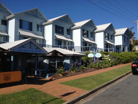 Breakers Apartments - Australian Directory 0