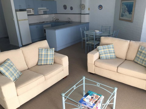 Breakers Apartments - Australian Directory 9