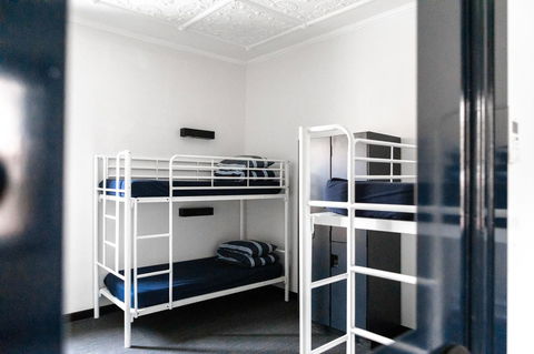 Wake Up! Bondi Beach - Australian Directory 28