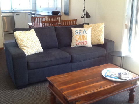 Narooma Golfers Lodge - Australian Directory 36