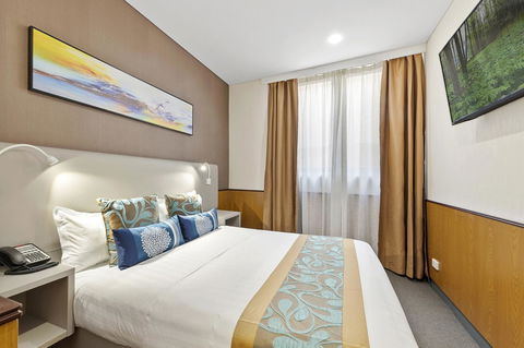 YEHS Hotel Sydney QVB - Australian Directory 20