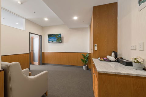 YEHS Hotel Sydney QVB - Australian Directory 33