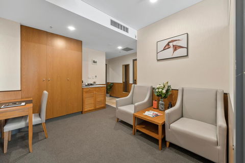 YEHS Hotel Sydney QVB - Australian Directory 32