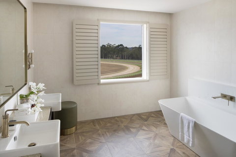 The William Inglis Mgallery - Australian Directory 26