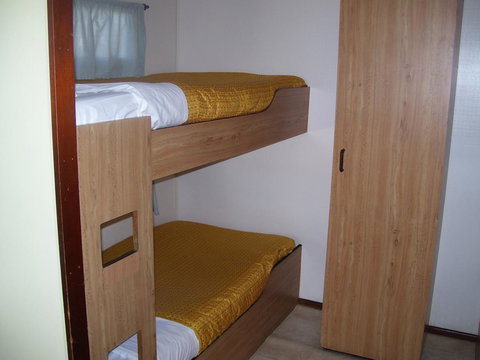 Glenwood Tourist Park & Motel - Australian Directory 26