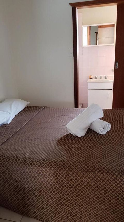 Glenwood Tourist Park & Motel - Australian Directory 1