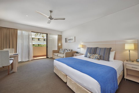 Waves Byron Bay - Australian Directory 27