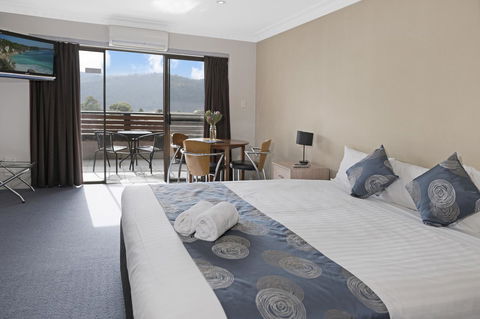 Banjo Paterson Inn - Australian Directory 1