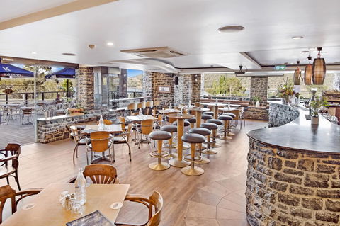 Banjo Paterson Inn - Australian Directory 8