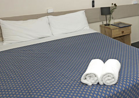 Banjo Paterson Inn - Australian Directory 32