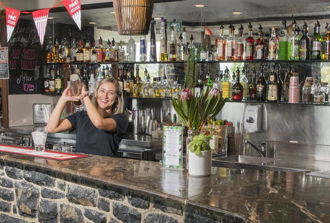 Banjo Paterson Inn - Australian Directory 44