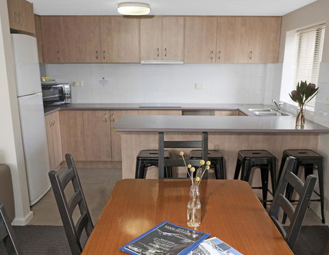 Banjo Paterson Inn - Australian Directory 10