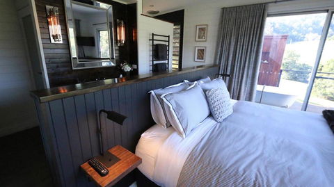 Amaroo Valley Springs - Australian Directory 34
