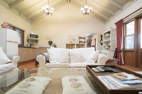 Thistle Hill Guesthouse - Walk To Many Wineries And Restaurants - Australian Directory 29