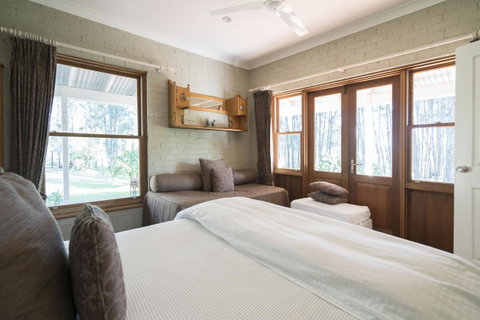 Thistle Hill Guesthouse - Walk To Many Wineries And Restaurants - Australian Directory 37