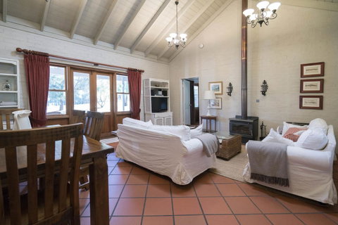 Thistle Hill Guesthouse - Walk To Many Wineries And Restaurants - Australian Directory 32