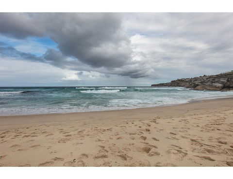 Oceanside Elegance At Superb Home Steps From Sand - Australian Directory 22