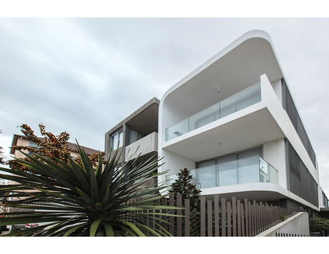 Oceanside Elegance At Superb Home Steps From Sand - Australian Directory 19