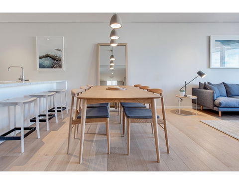 Oceanside Elegance At Superb Home Steps From Sand - Australian Directory 6