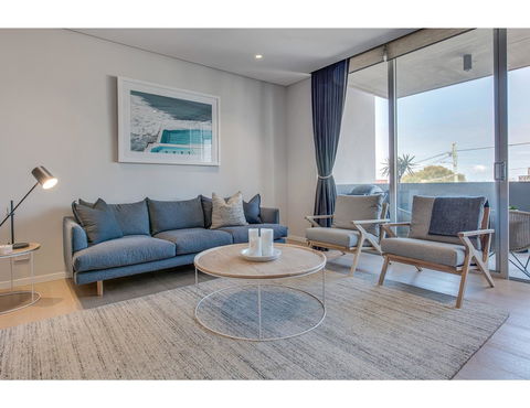 Oceanside Elegance At Superb Home Steps From Sand - Australian Directory 0
