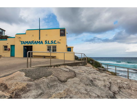 Oceanside Elegance At Superb Home Steps From Sand - Australian Directory 21