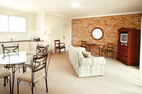 Potters Apartments - Australian Directory 11
