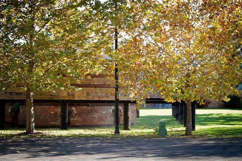 Potters Apartments - Australian Directory 38