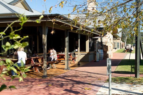 Potters Apartments - Australian Directory 3