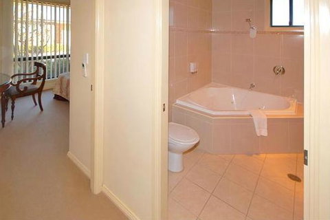 Potters Apartments - Australian Directory 12