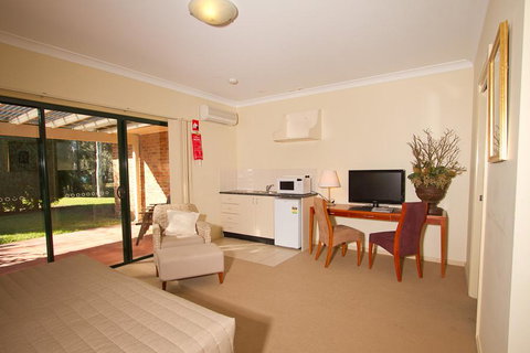 Potters Apartments - Australian Directory 15